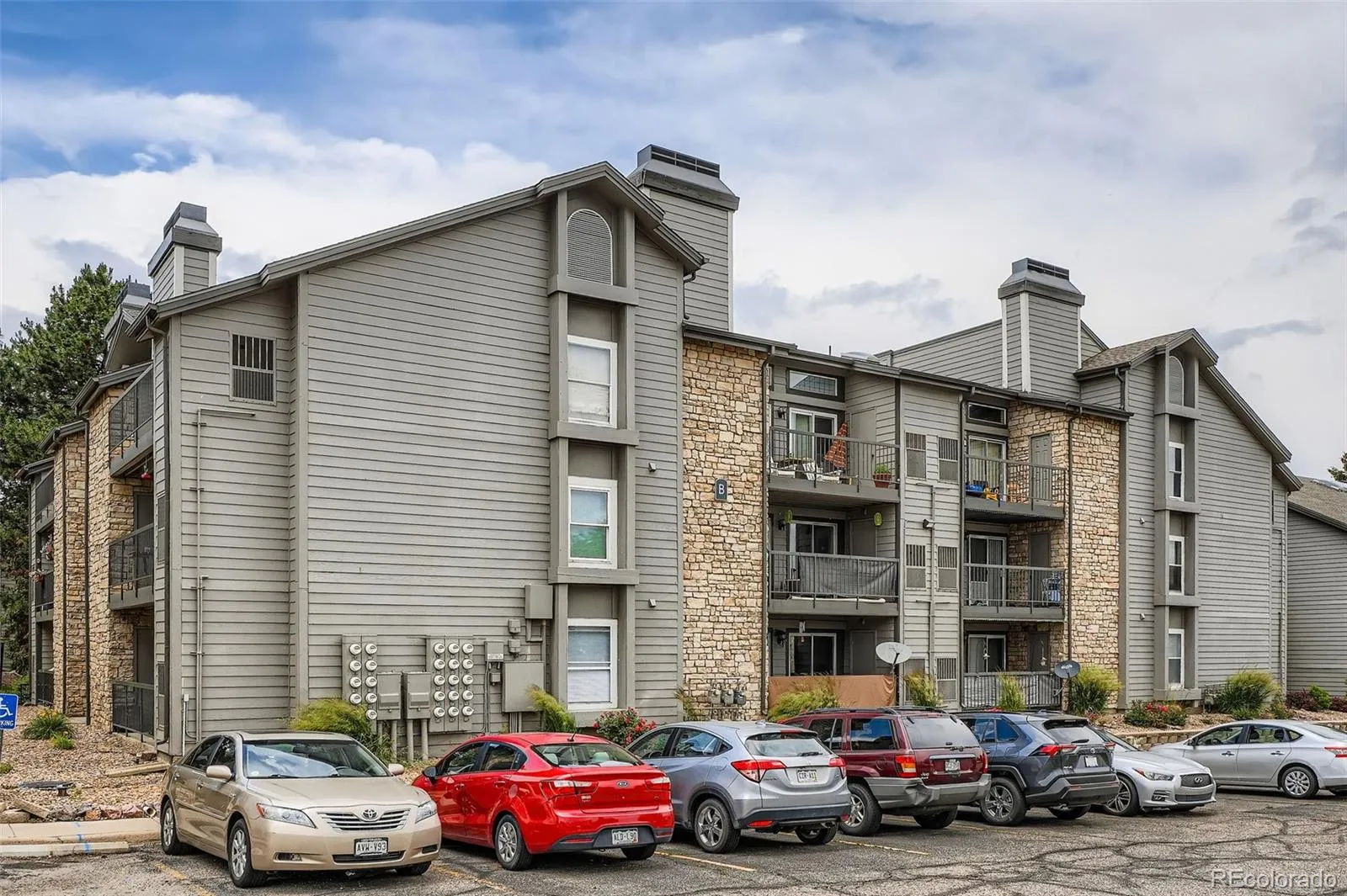 2575 S Syracuse Way #B107 Denver CO 80231 MLS #REC4037793 05052026040206 1600 26