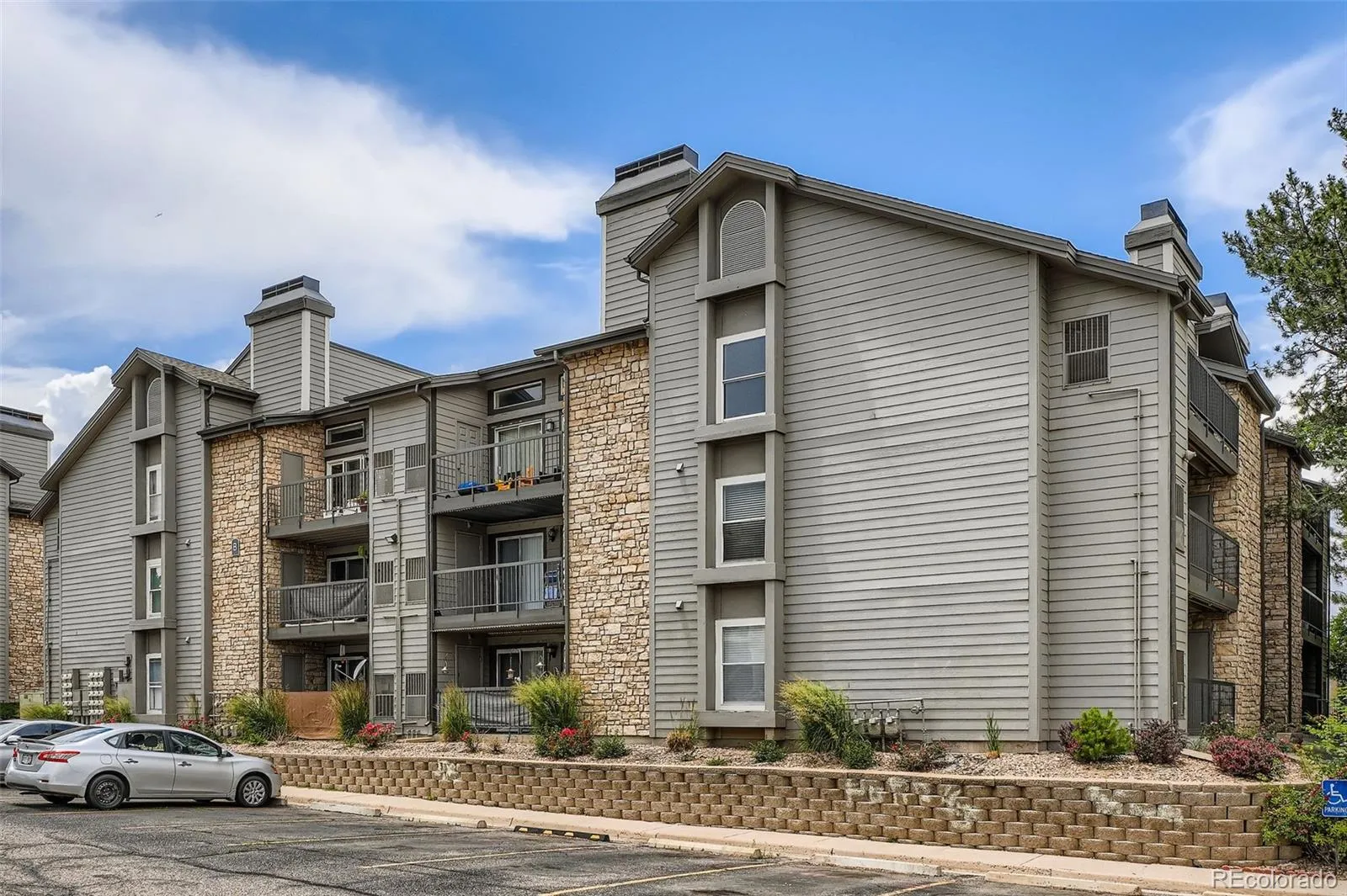 2575 S Syracuse Way #B107 Denver CO 80231 MLS #REC4037793 05052026040206 1600 27