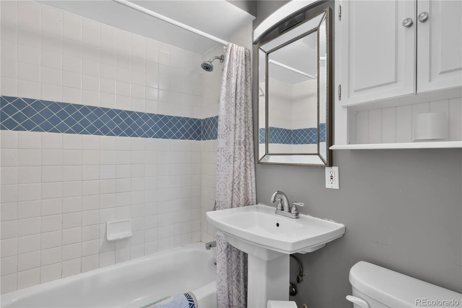 4977 S Perry Street Littleton CO 80123 | MLS #REC4039843 08192026225405 1600 17