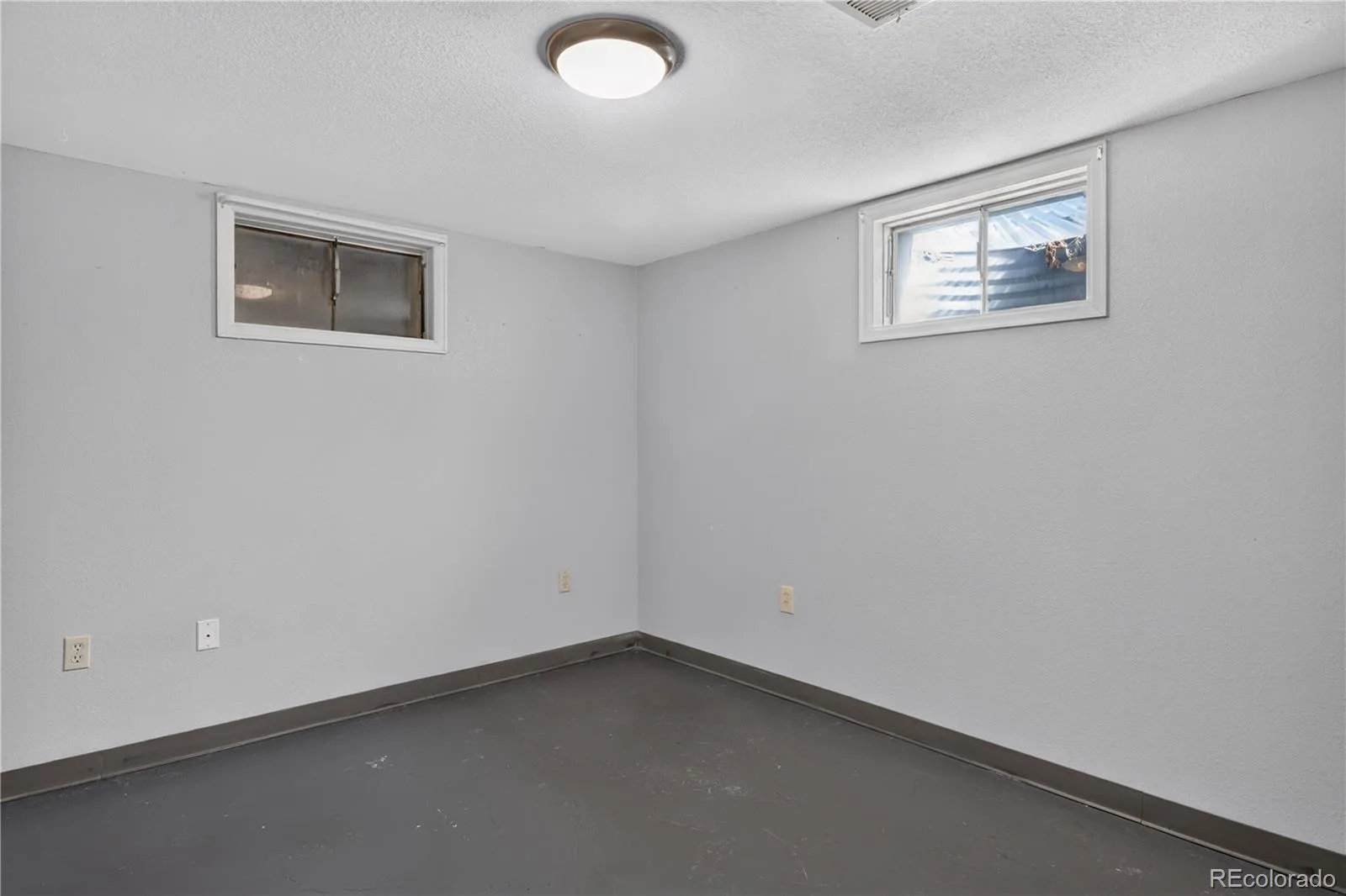 4977 S Perry Street Littleton CO 80123 | MLS #REC4039843 08192026225405 1600 27