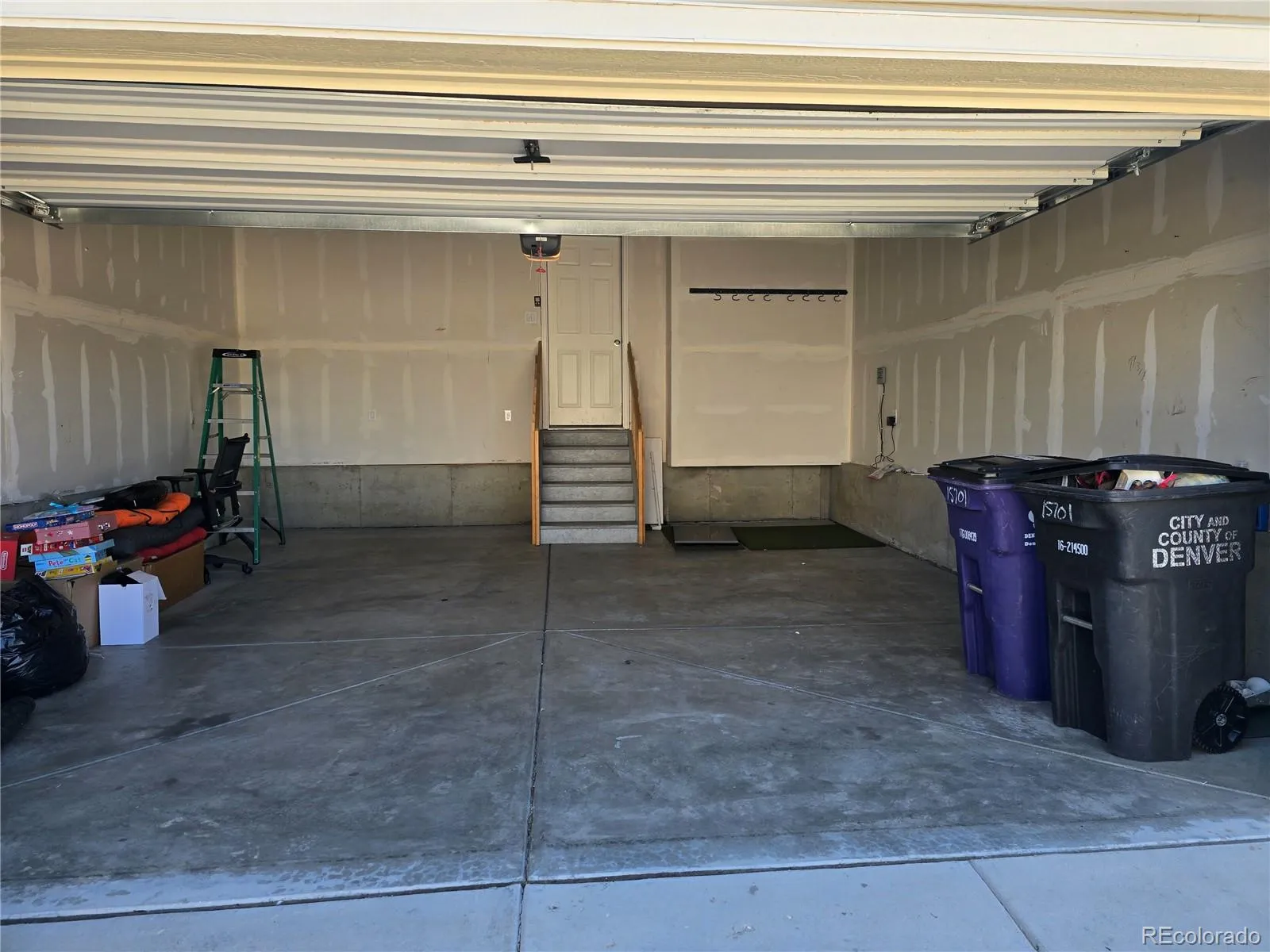 15701 Bolling Drive Denver CO 80239 MLS #REC4040914 05092026054514 1600 18