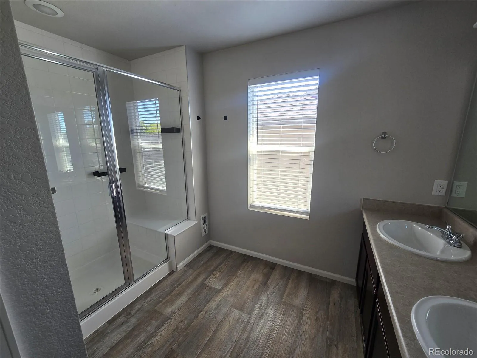 15701 Bolling Drive Denver CO 80239 MLS #REC4040914 05092026054514 1600 8