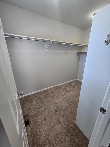 15701 Bolling Drive Denver CO 80239 MLS #REC4040914 05092026054514 800 9