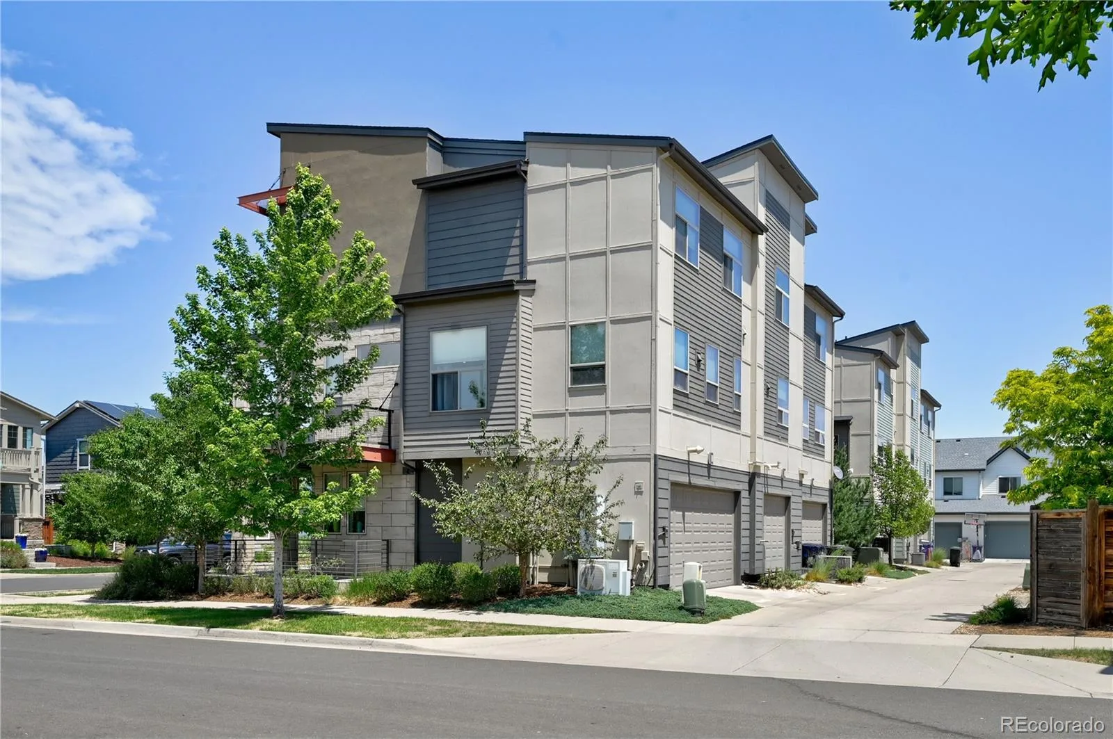 9002 E 50th Drive Denver CO 80238 | MLS #REC4043740 07262026200420 1600 34