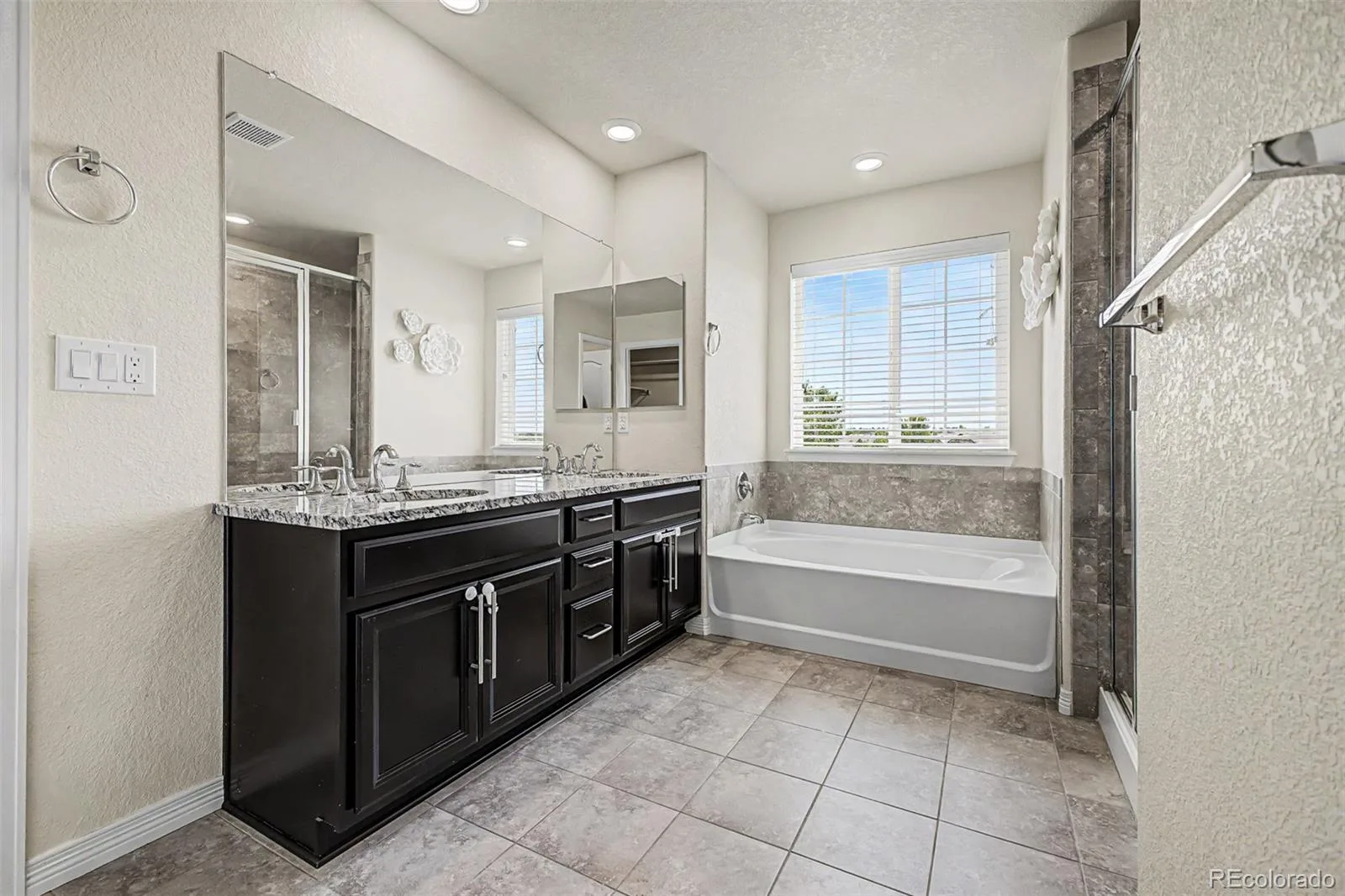 20936 E Duke Place Aurora CO 80013 MLS #REC4046510 06182026232858 1600 23