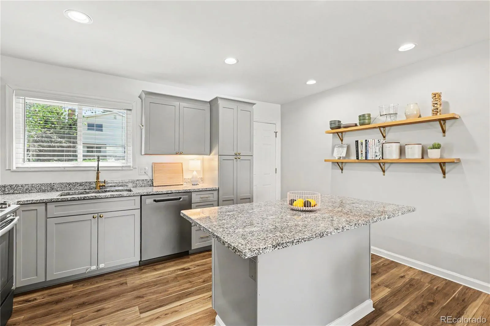 16570 E Baltic Place Aurora CO 80013 MLS #REC4048891 05092026054712 1600 12