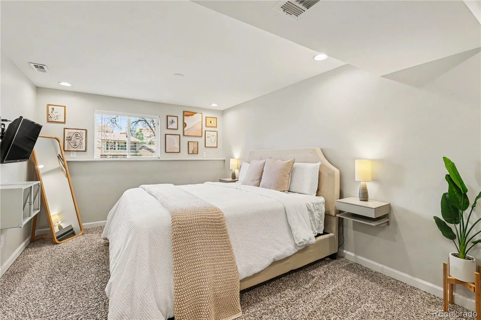 16570 E Baltic Place Aurora CO 80013 MLS #REC4048891 05092026054712 1600 22