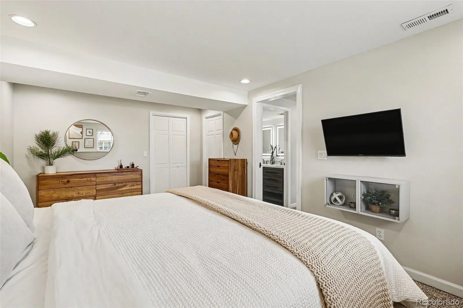 16570 E Baltic Place Aurora CO 80013 MLS #REC4048891 05092026054712 1600 24