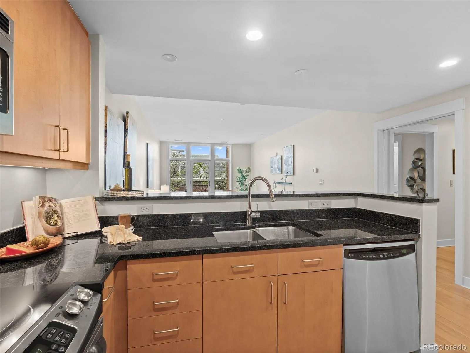 7220 W Bonfils Lane #205 Lakewood CO 80226 MLS #REC4054696 04182026195441 1600 12