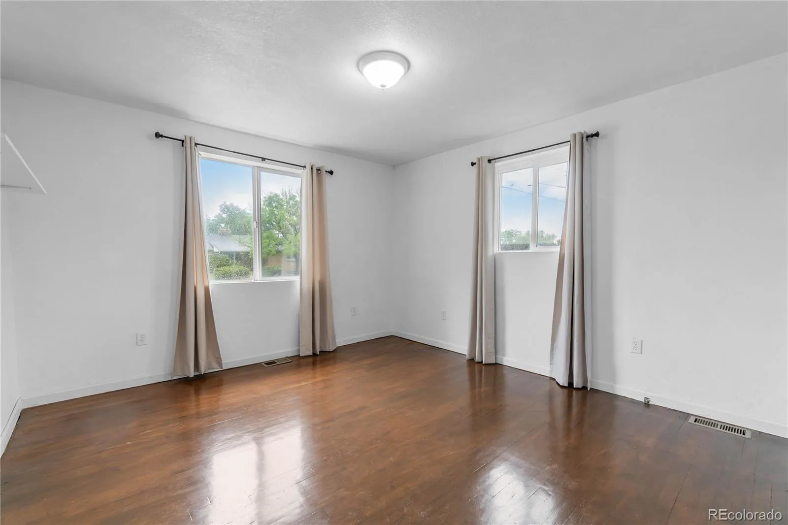 7010 W 44th Avenue Wheat Ridge CO 80033 MLS #REC4057845 05212026005045 1600 20