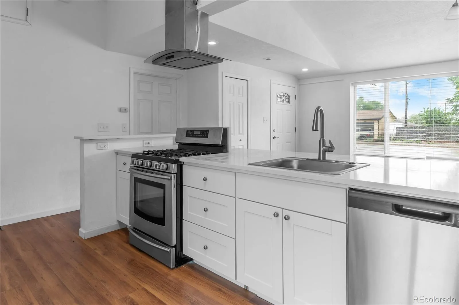 7010 W 44th Avenue Wheat Ridge CO 80033 MLS #REC4057845 05212026005045 1600 8