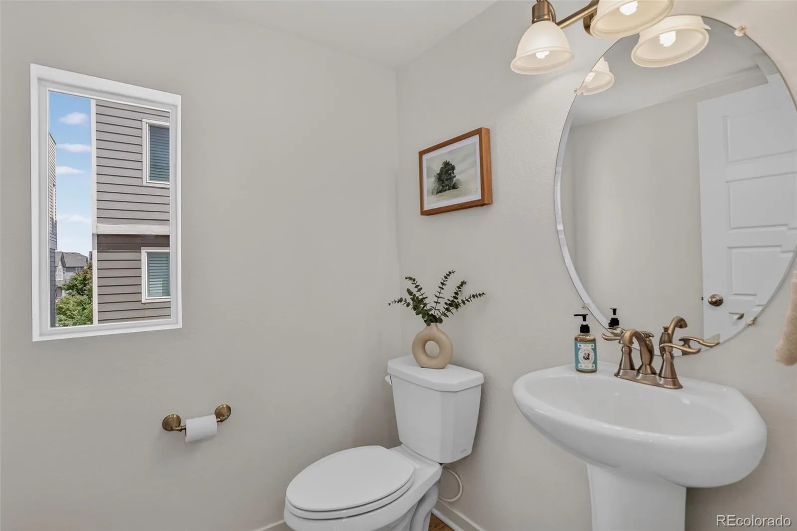 530 E Hinsdale Avenue Littleton CO 80122 | MLS #REC4058081 08272026043321 1600 22