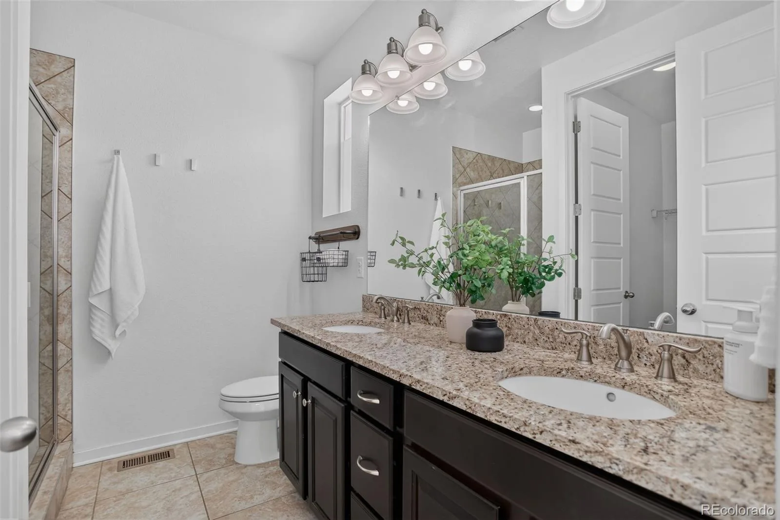 530 E Hinsdale Avenue Littleton CO 80122 | MLS #REC4058081 08272026043321 1600 27