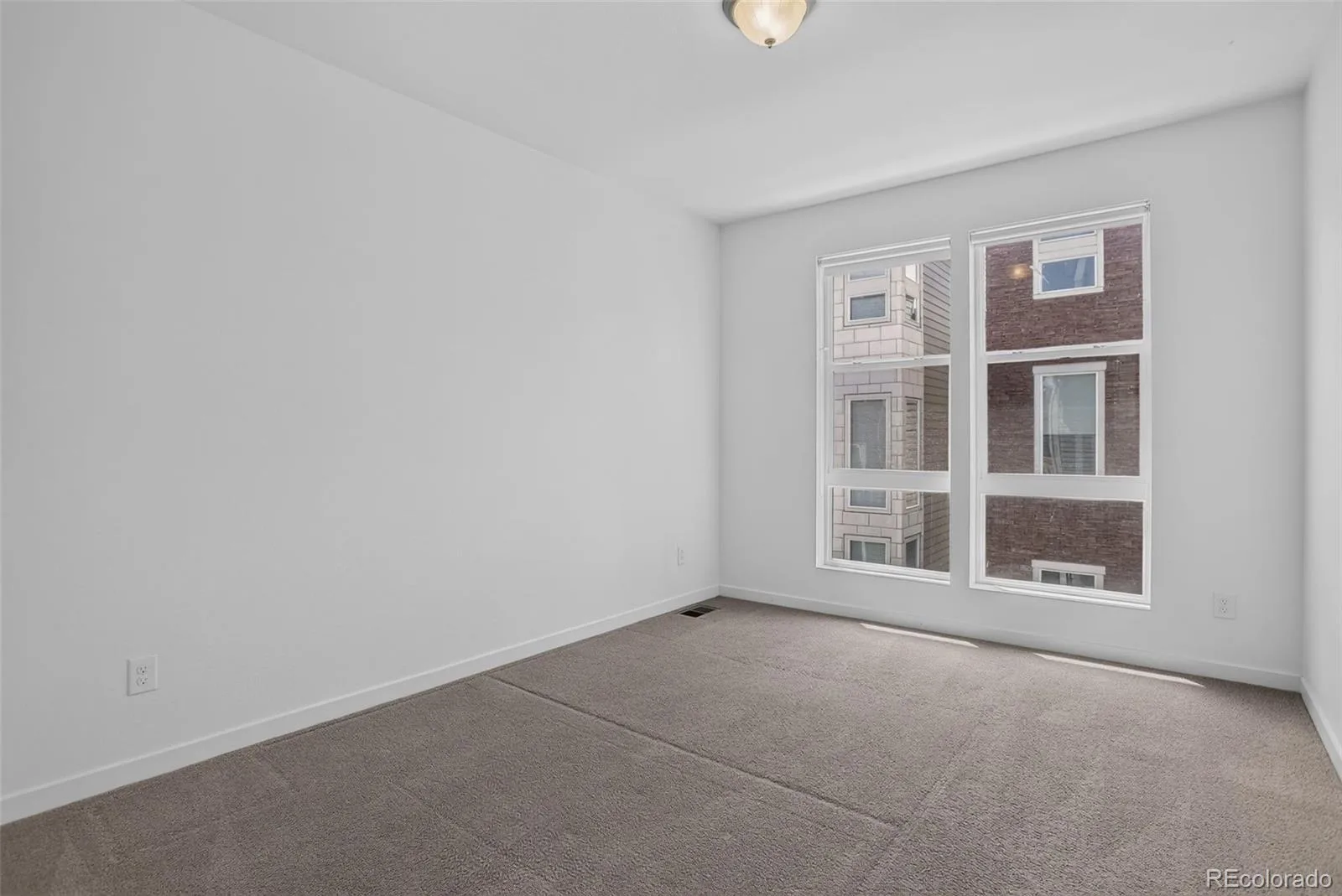 530 E Hinsdale Avenue Littleton CO 80122 | MLS #REC4058081 08272026043321 1600 29