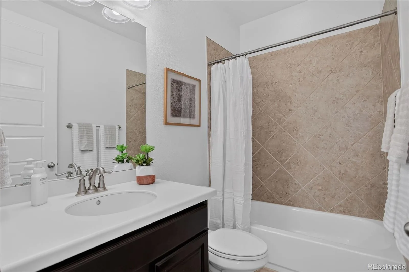 530 E Hinsdale Avenue Littleton CO 80122 | MLS #REC4058081 08272026043321 1600 32