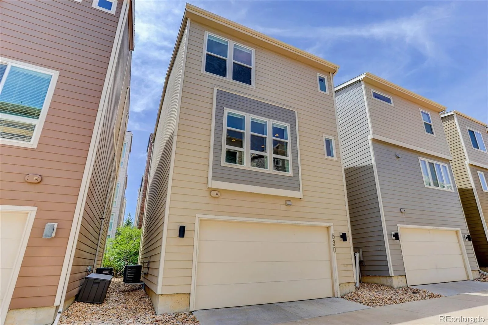 530 E Hinsdale Avenue Littleton CO 80122 | MLS #REC4058081 08272026043321 1600 36