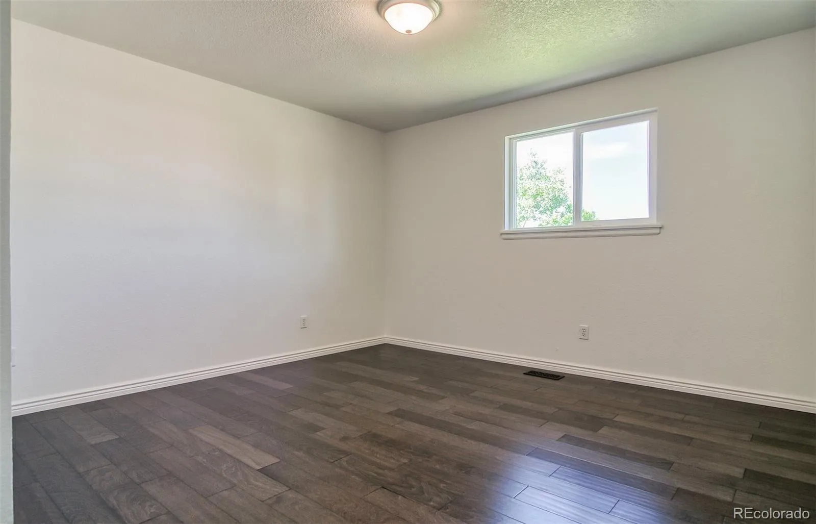 8246 S Dover Street Littleton CO 80128 MLS #REC4060491 05232026182316 1600 17
