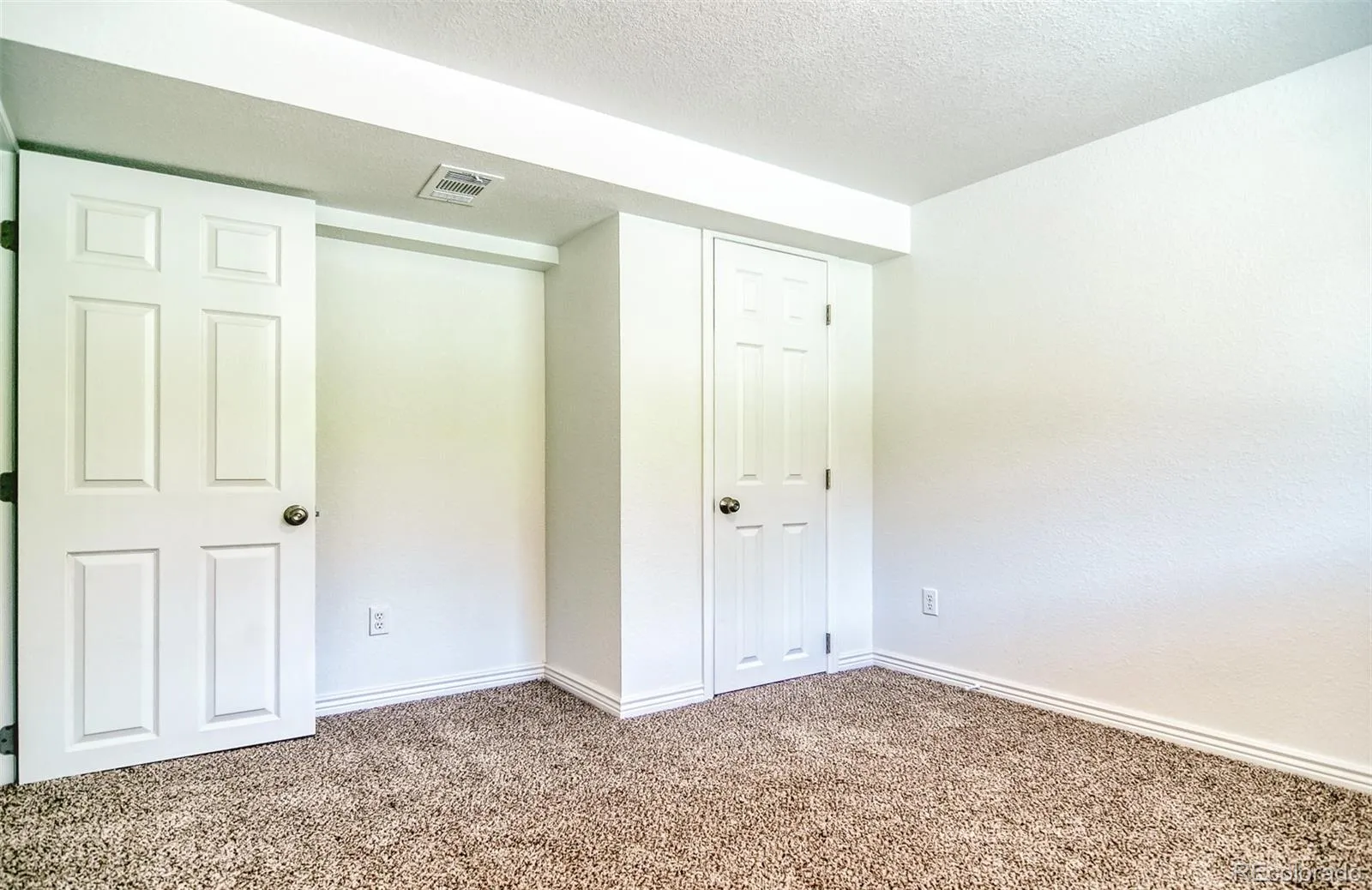 8246 S Dover Street Littleton CO 80128 MLS #REC4060491 05232026182316 1600 25