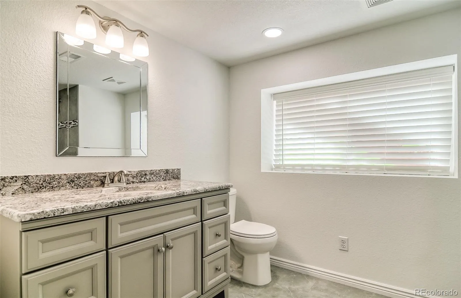 8246 S Dover Street Littleton CO 80128 MLS #REC4060491 05232026182316 1600 27