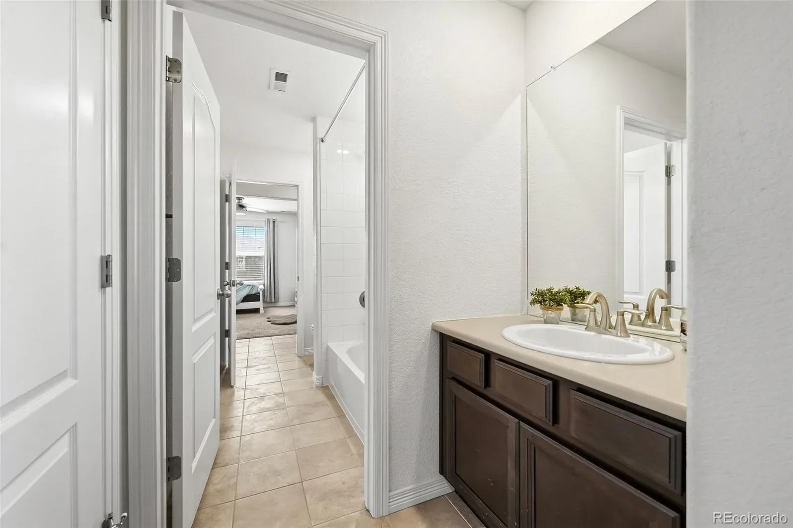 03272026043135 1600 24