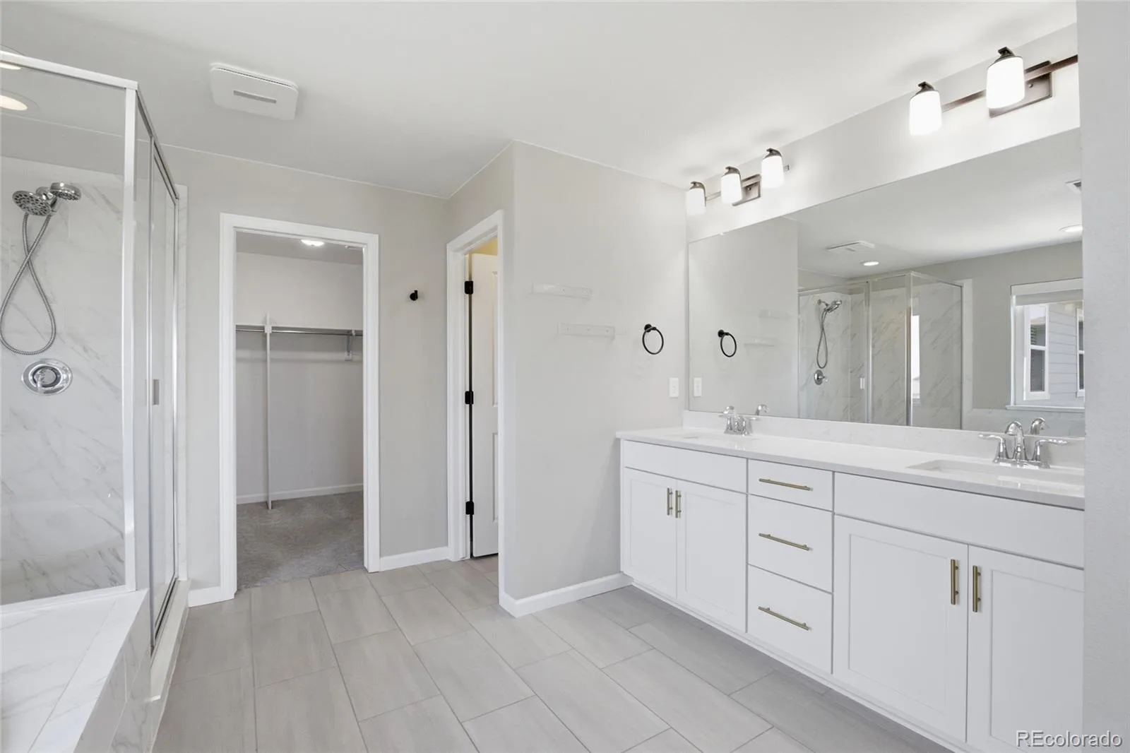 8223 Big Thompson Street Littleton CO 80125 | MLS #REC4061430 07062026170217 1600 16