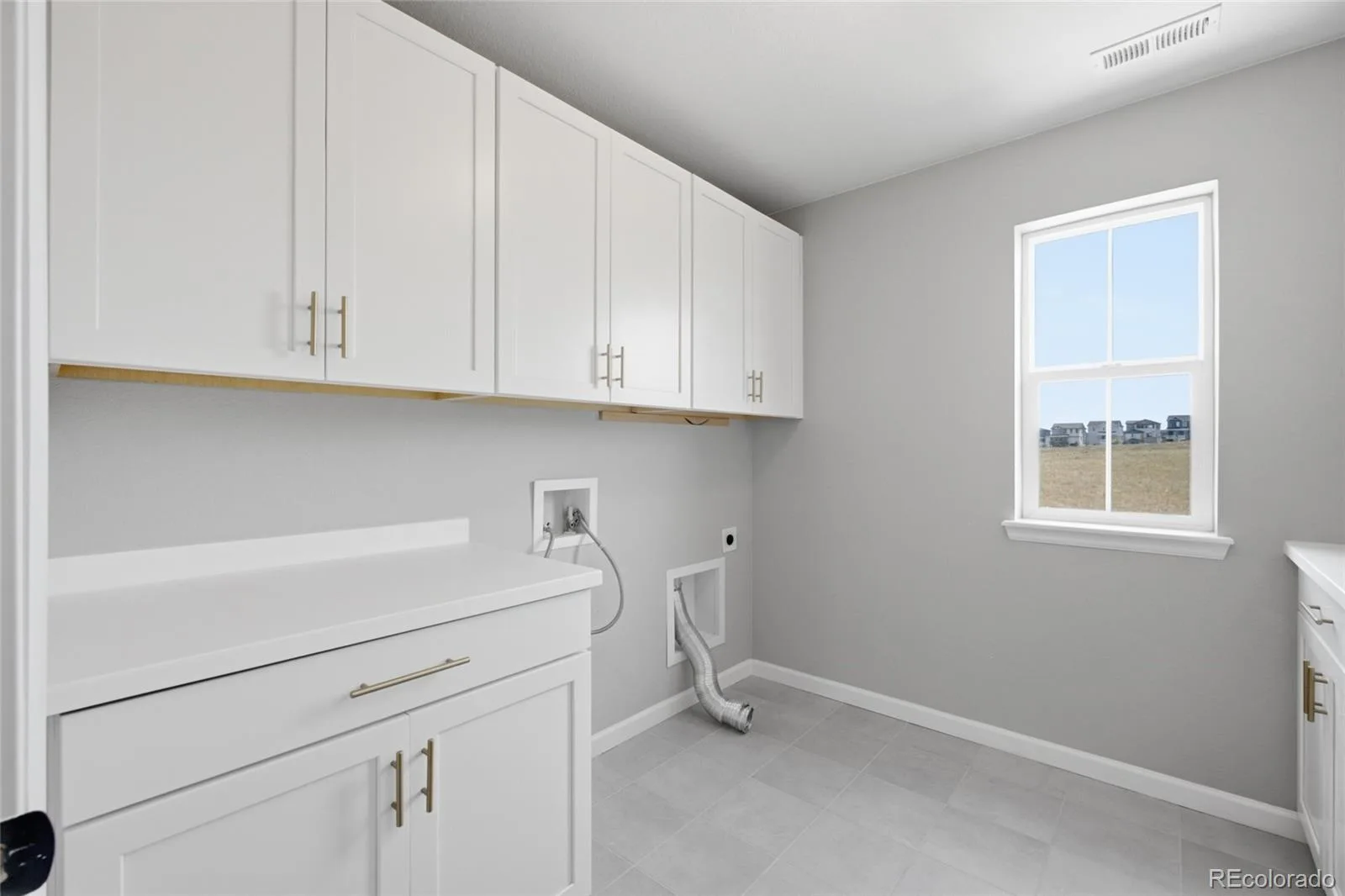 8223 Big Thompson Street Littleton CO 80125 | MLS #REC4061430 07062026170217 1600 22