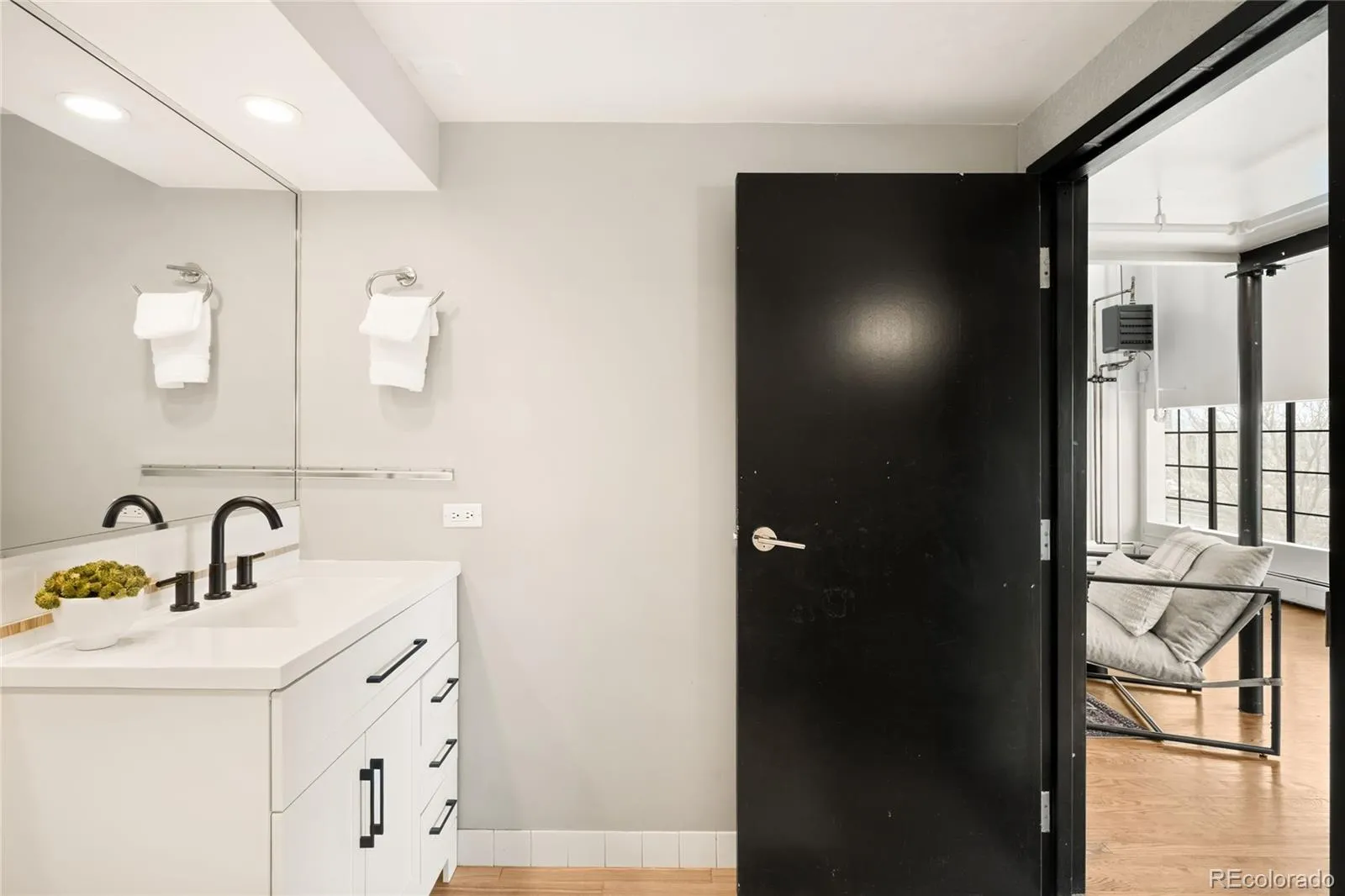 3377 Blake Street #213 Denver CO 80205 MLS #REC4061599 05222026220529 1600 19