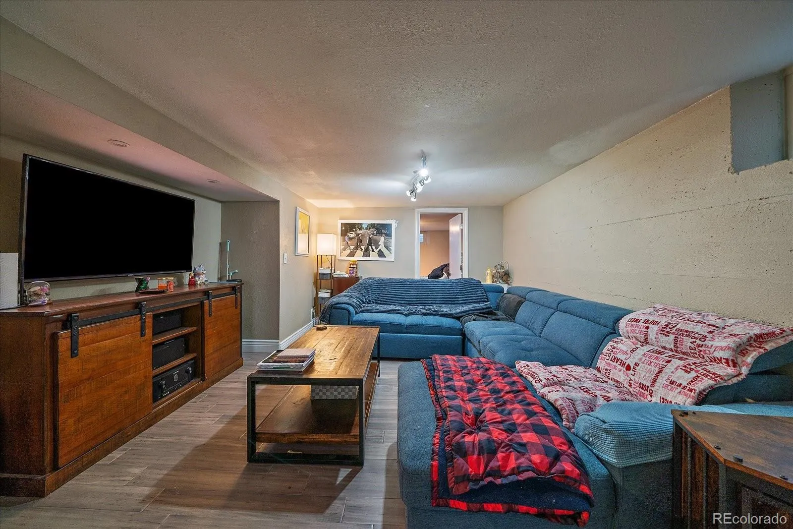 04062026153500 1600 12