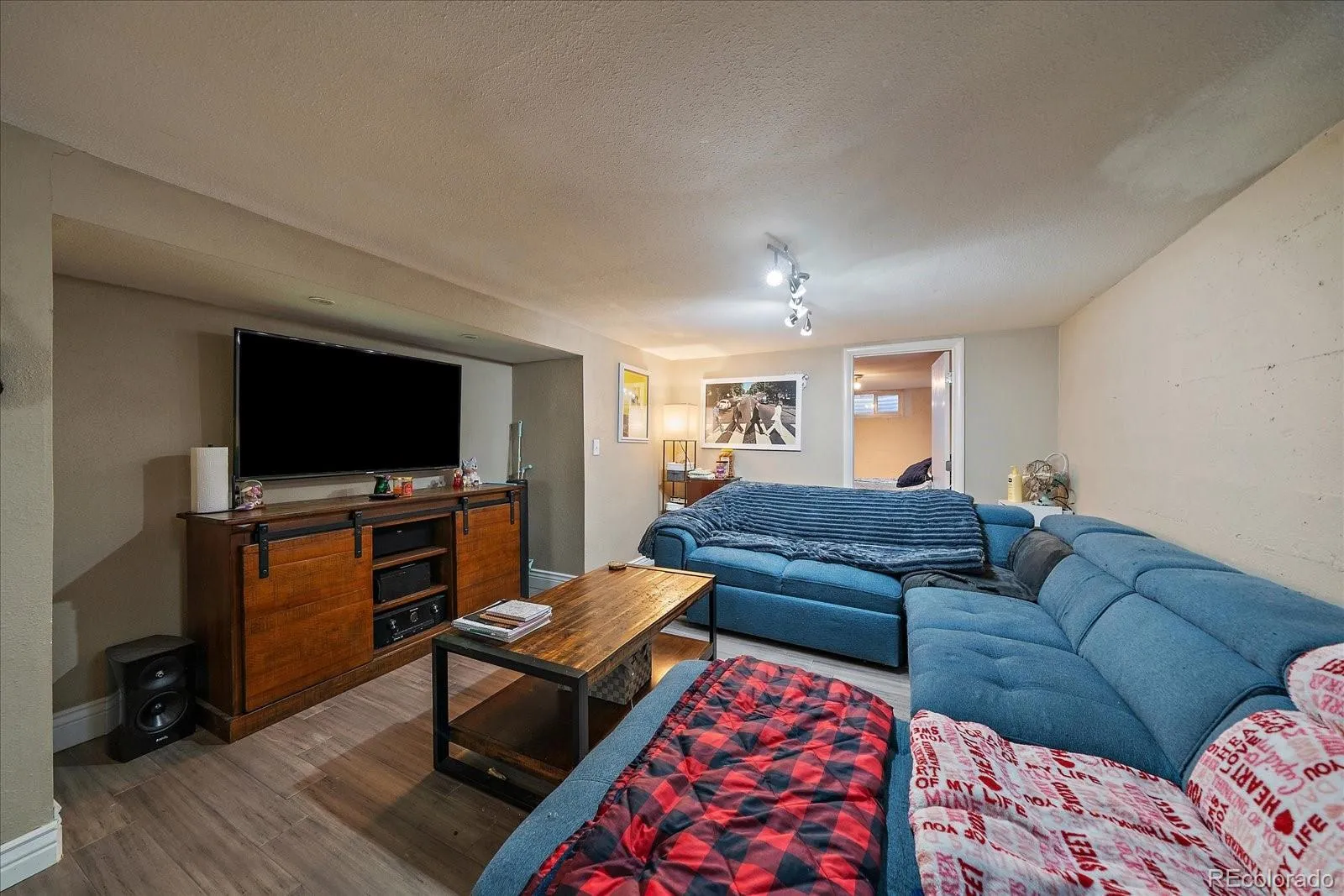 04062026153500 1600 13