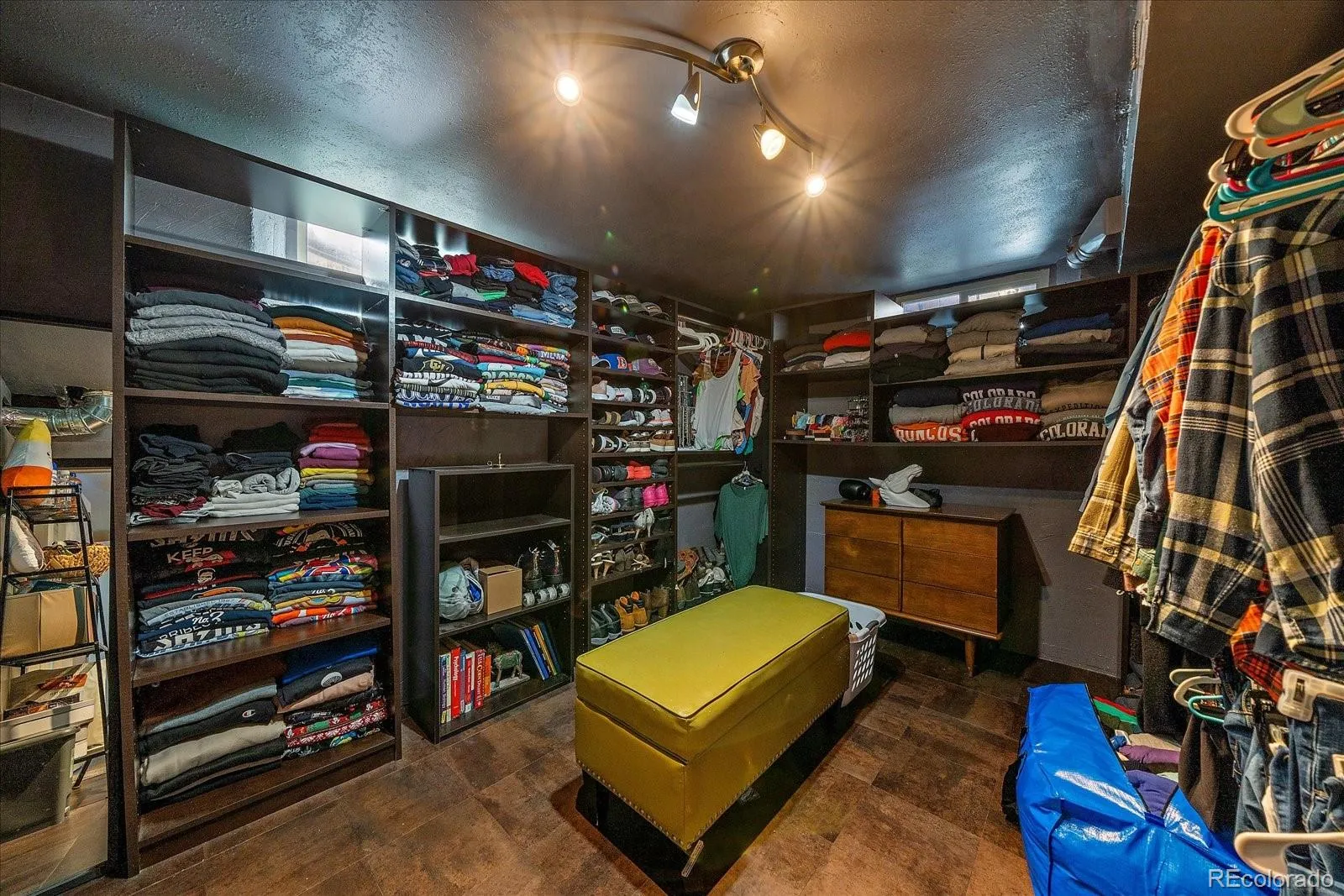 04062026153500 1600 19