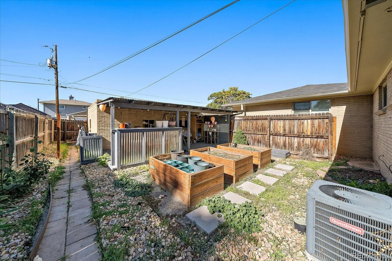 04062026153500 1600 23