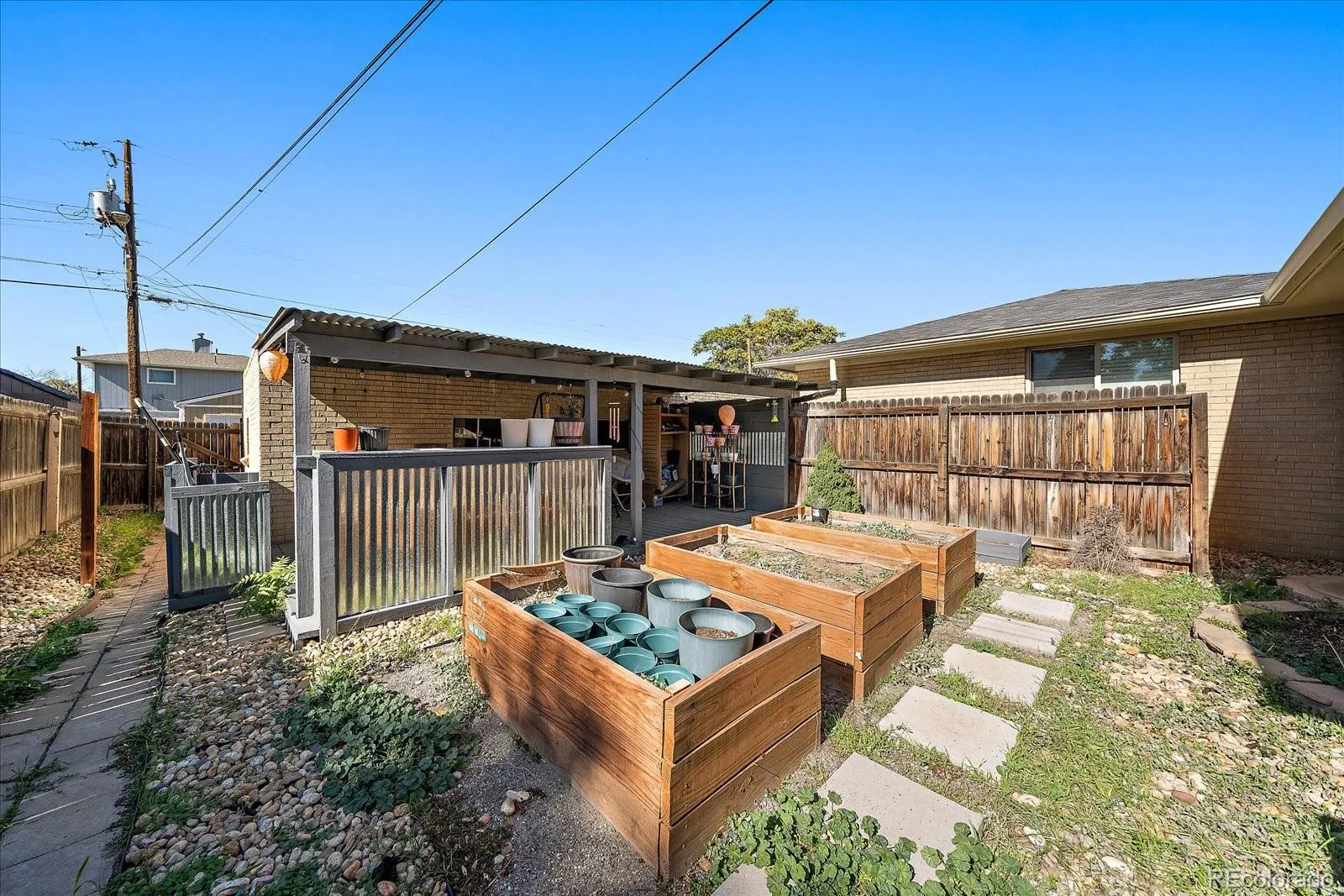 04062026153500 1600 24