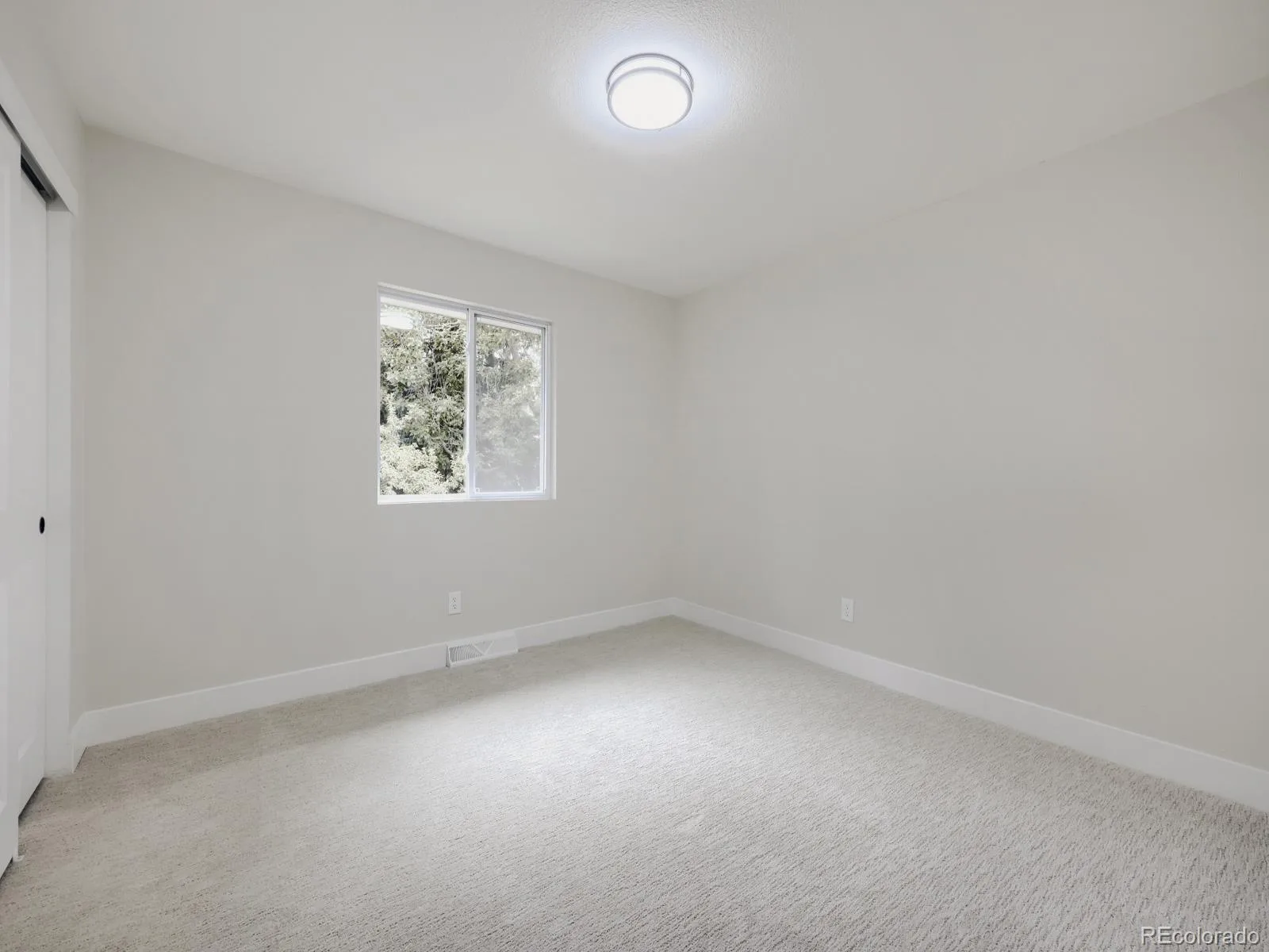 7555 S Madison Circle Littleton CO 80122 | MLS #REC4067123 08272026224522 1600 20
