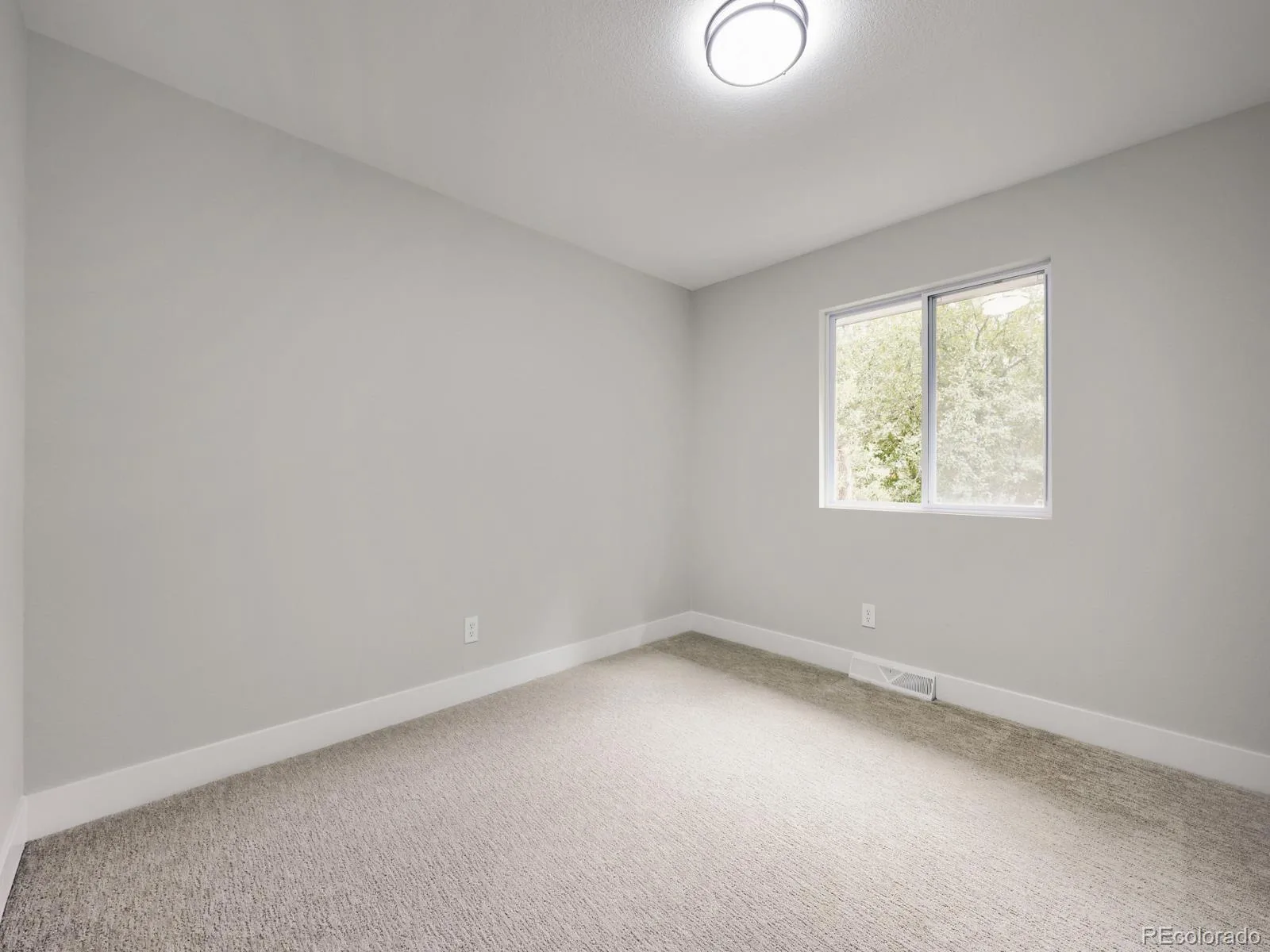 7555 S Madison Circle Littleton CO 80122 | MLS #REC4067123 08272026224522 1600 21
