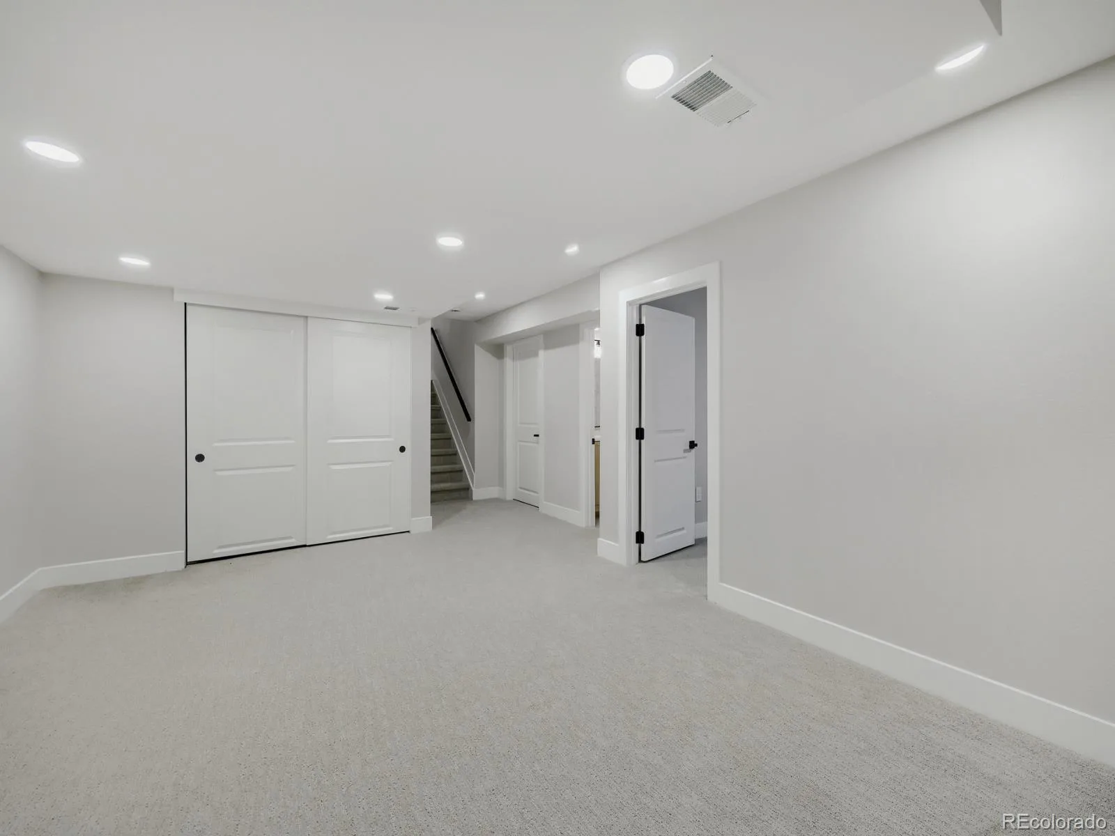 7555 S Madison Circle Littleton CO 80122 | MLS #REC4067123 08272026224522 1600 22