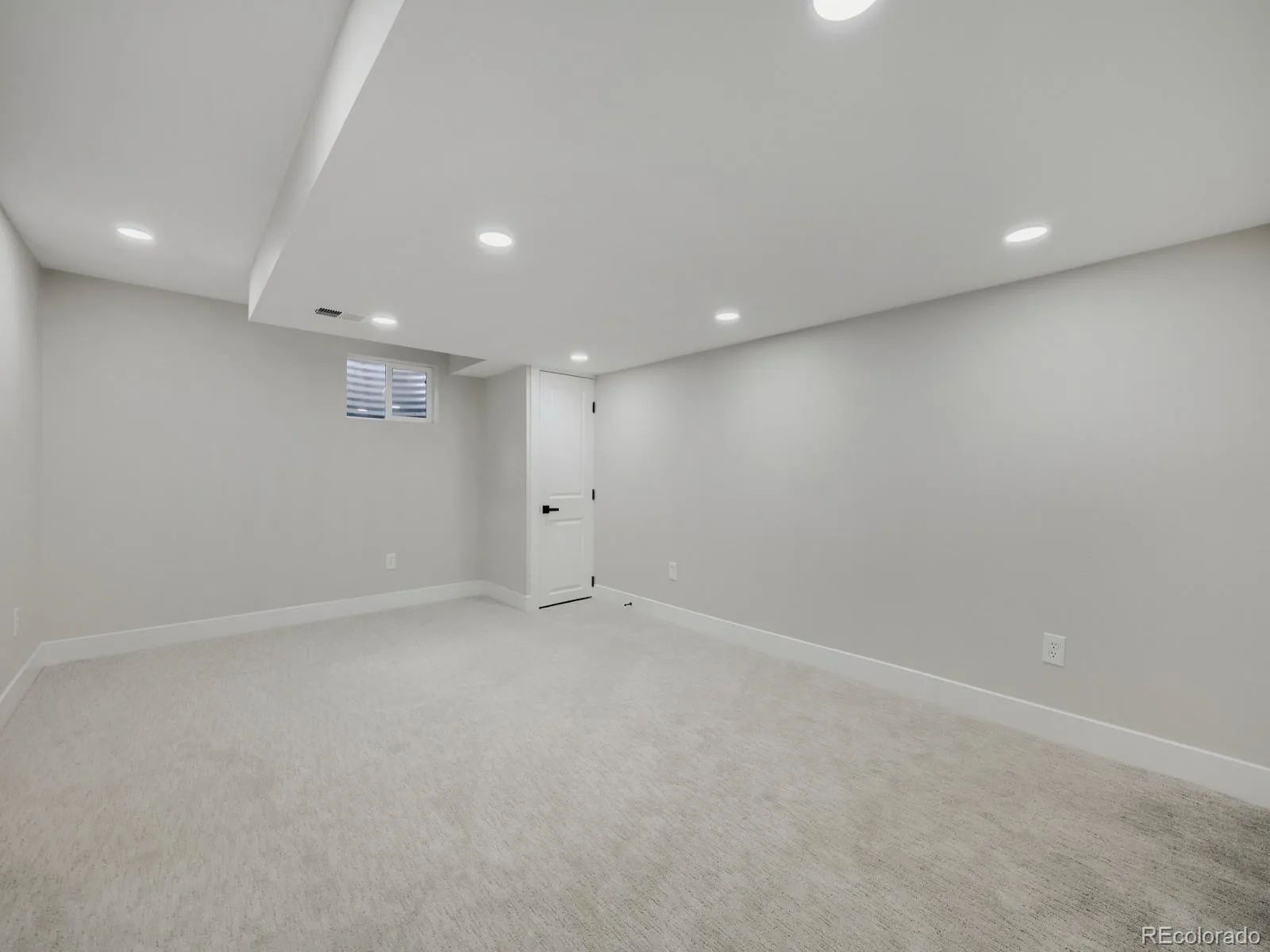 7555 S Madison Circle Littleton CO 80122 | MLS #REC4067123 08272026224522 1600 23