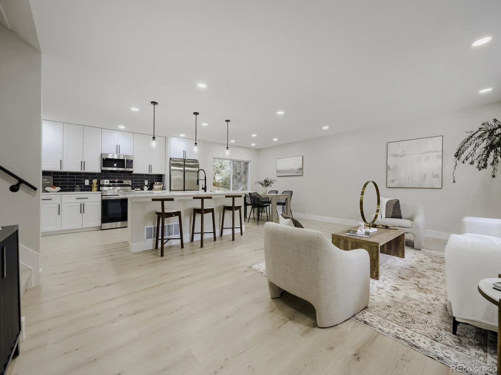 7555 S Madison Circle Littleton CO 80122 | MLS #REC4067123 08272026224522 1600 4