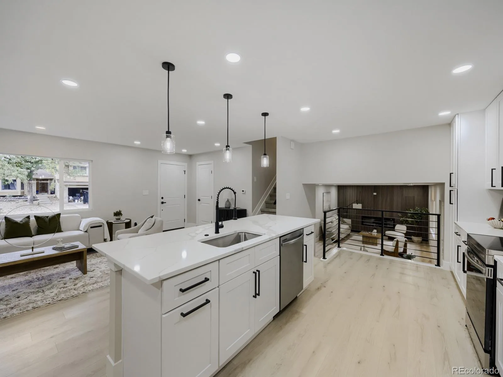 7555 S Madison Circle Littleton CO 80122 | MLS #REC4067123 08272026224522 1600 6