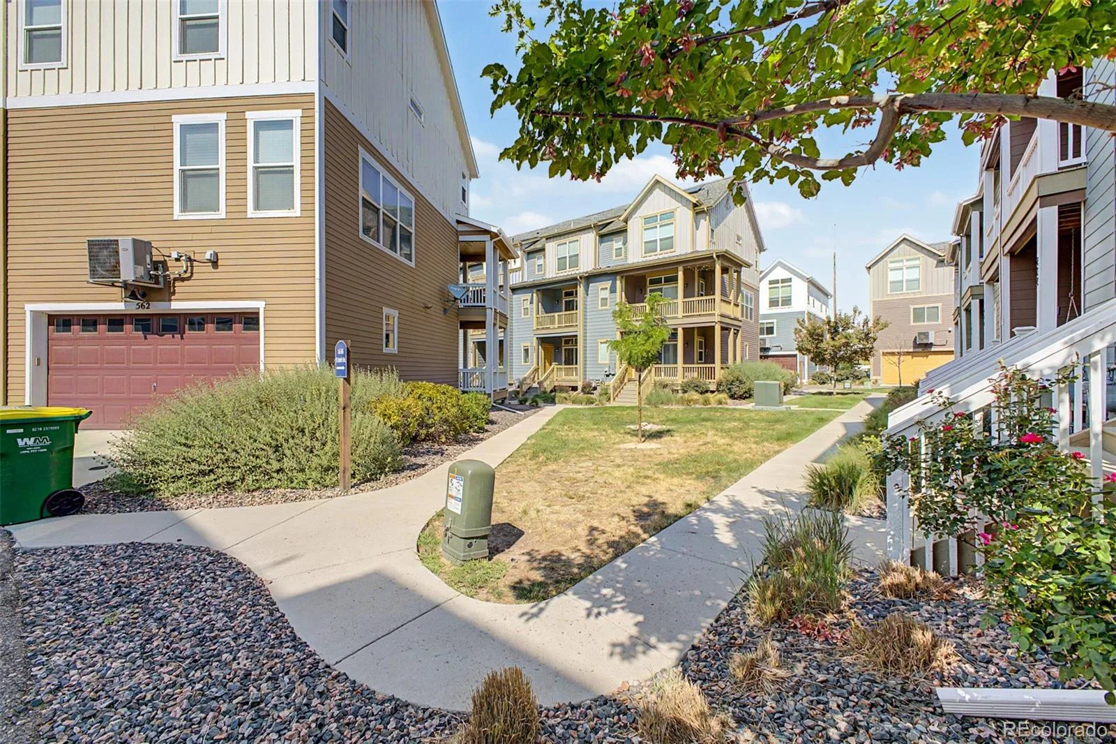 566 W Amherst Avenue Englewood CO 80110 | MLS #REC4067903 08062026201350 1600 25