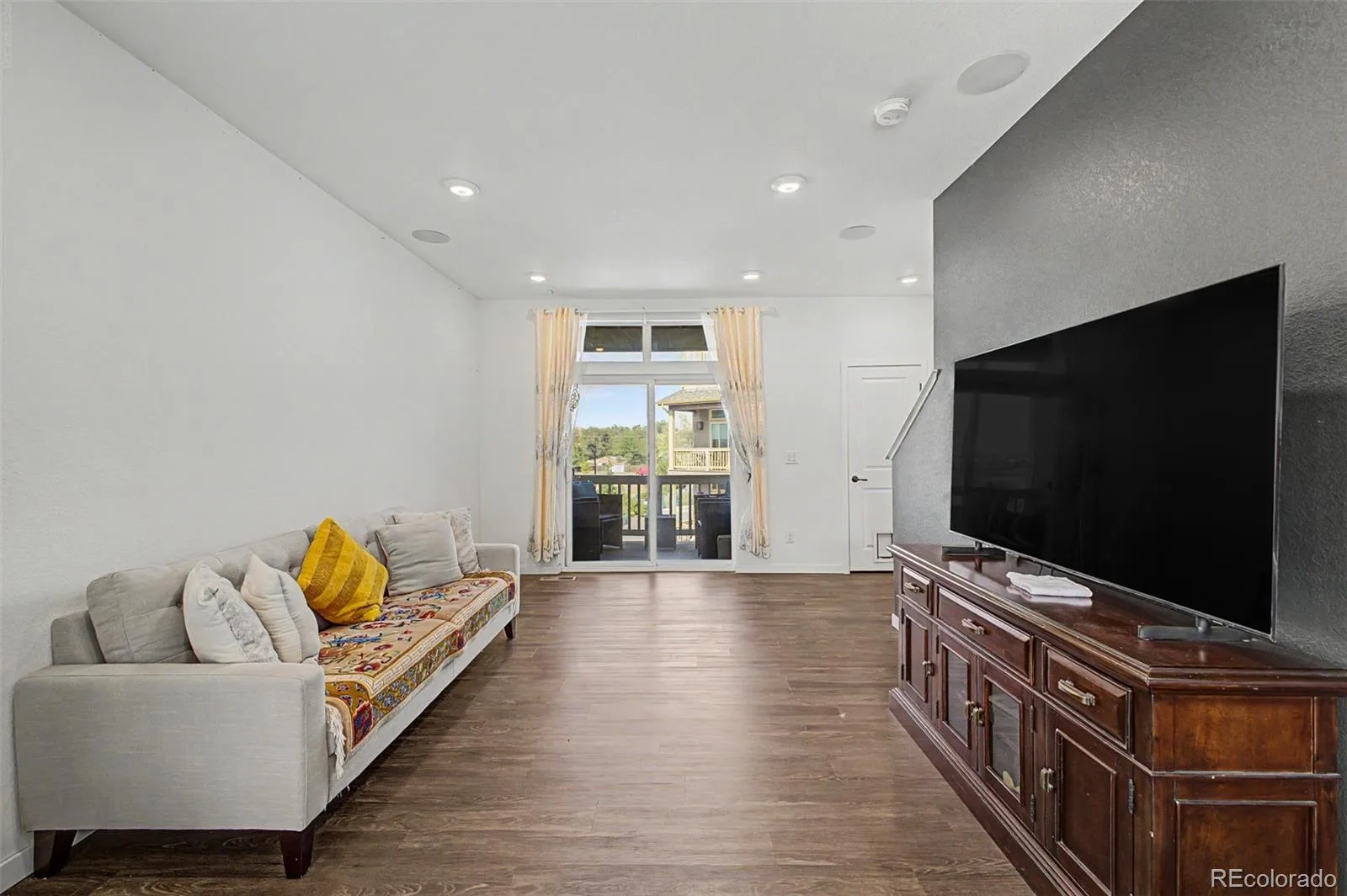 566 W Amherst Avenue Englewood CO 80110 | MLS #REC4067903 08062026201350 1600 5