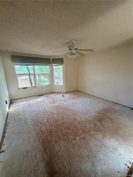 19555 E Tufts Circle Aurora CO 80015 | MLS #REC4073355 08232026031108 800 10