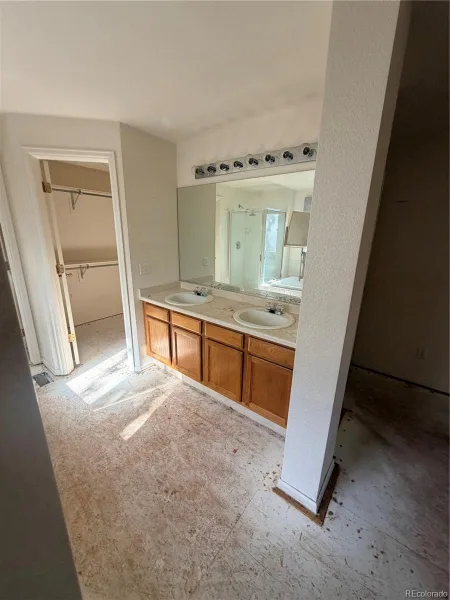 19555 E Tufts Circle Aurora CO 80015 | MLS #REC4073355 08232026031108 800 12