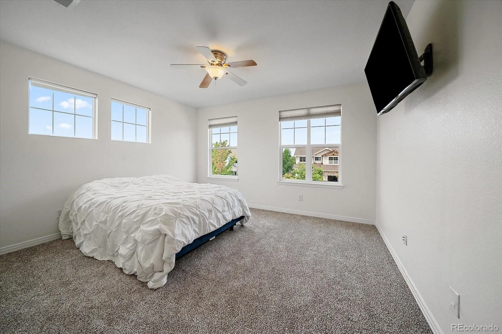 25480 E Hinsdale Place Aurora CO 80016 | MLS #REC4076791 08042026160258 1600 32