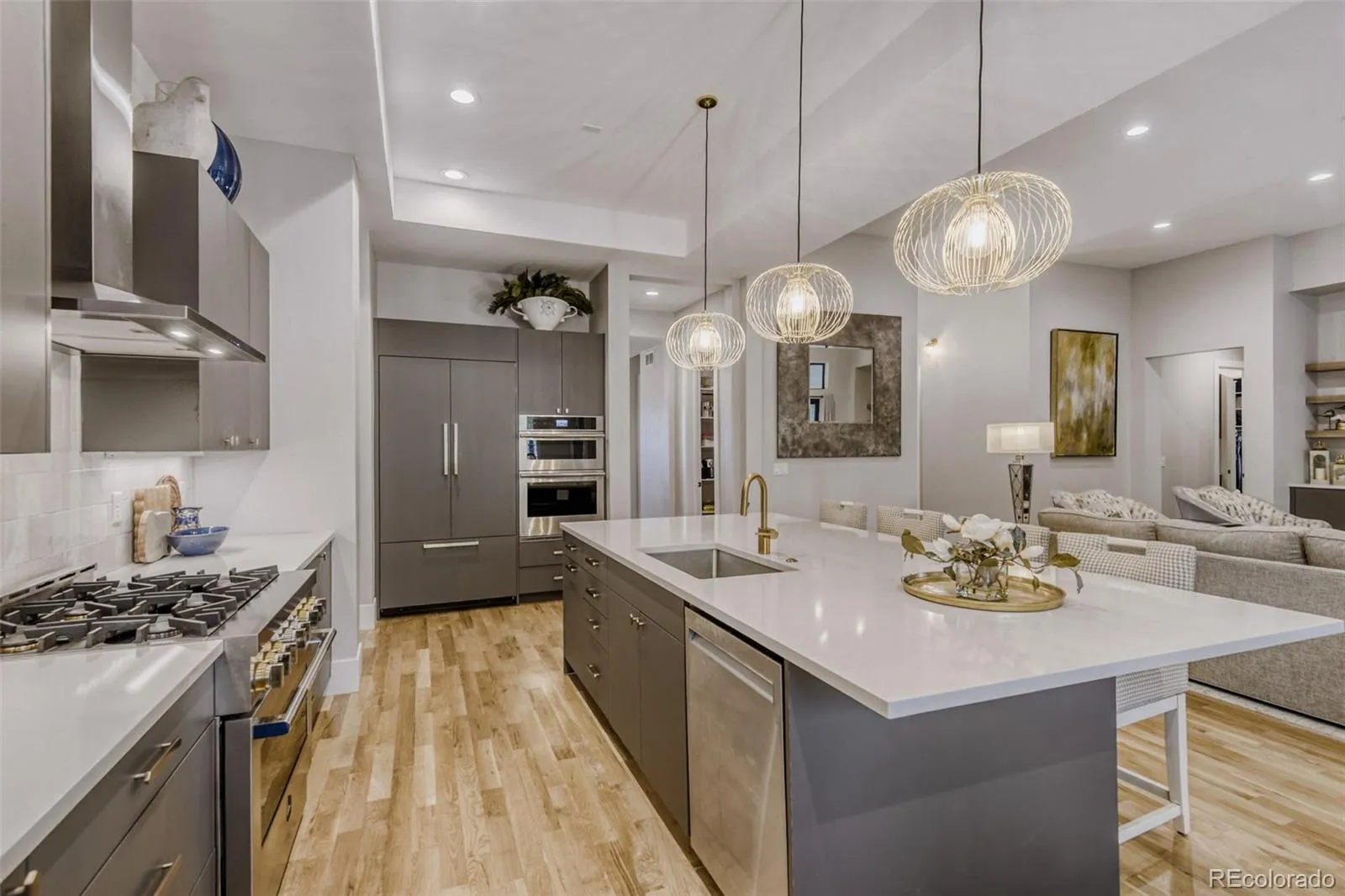 04162026220850 1600 10