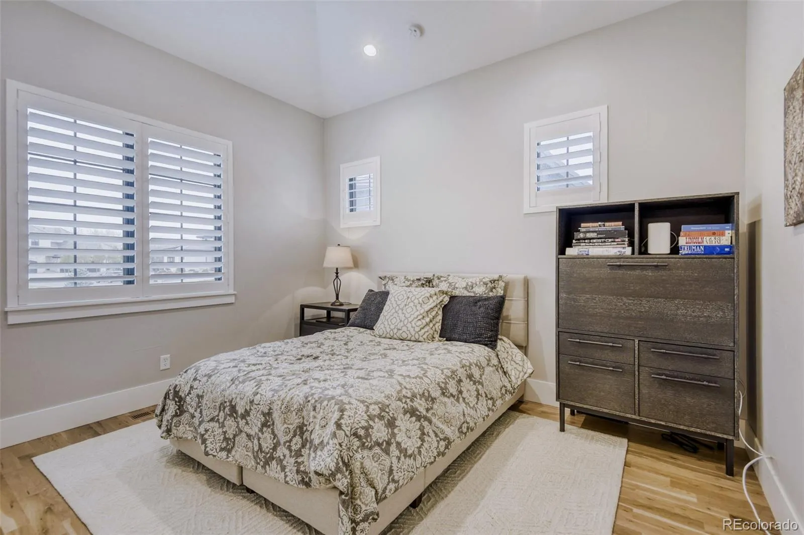 04162026220850 1600 16