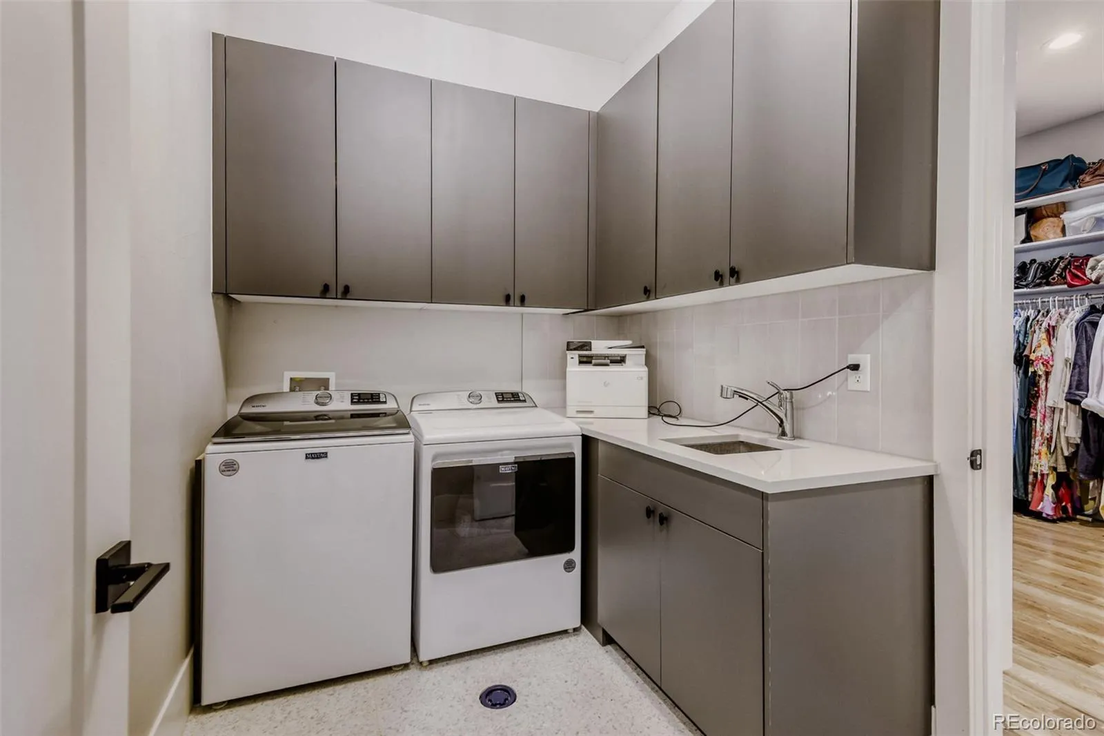 04162026220850 1600 25