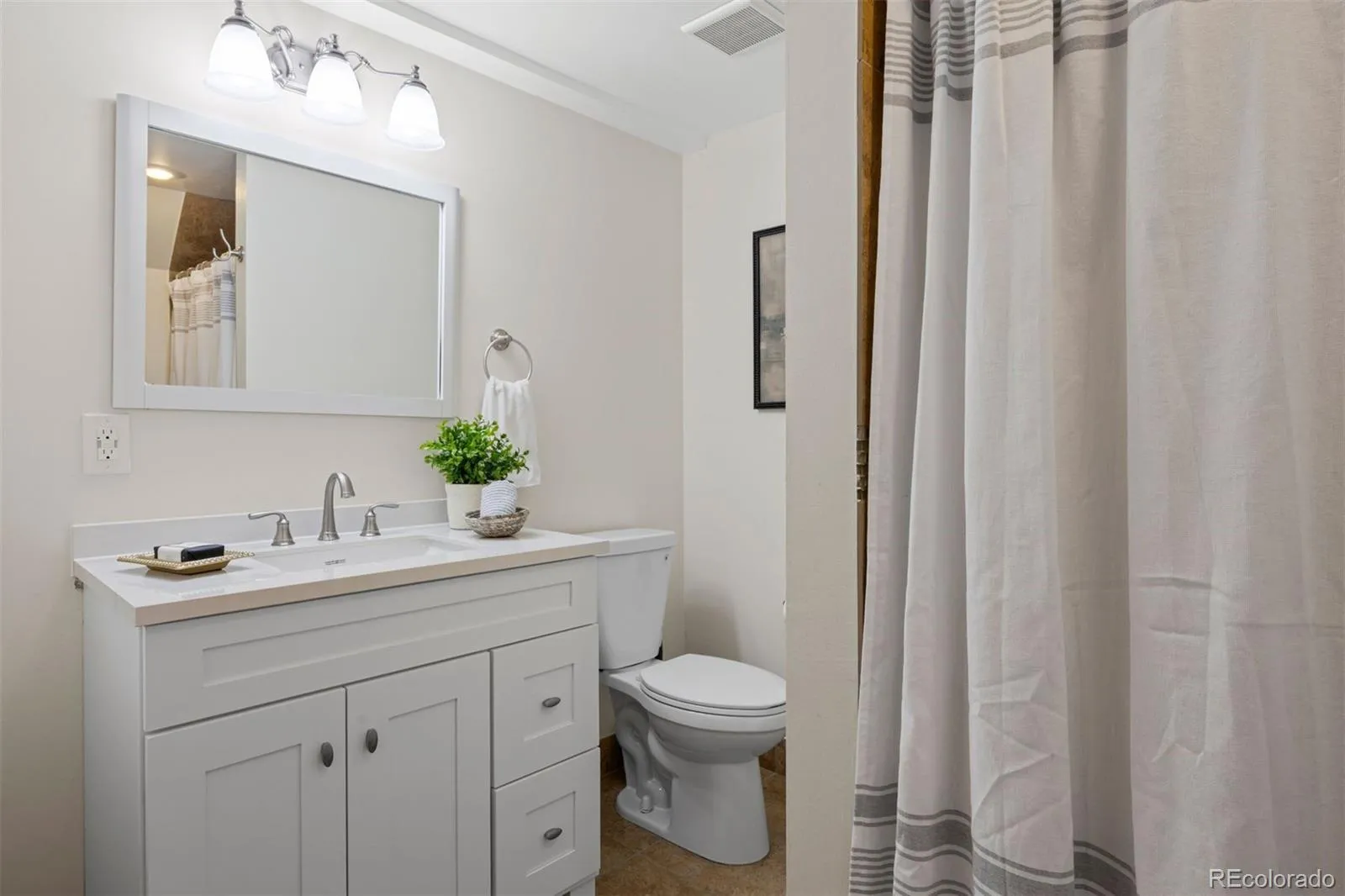 3795 S Jersey Street Denver CO 80237 MLS #REC4080767 05122026190306 1600 25