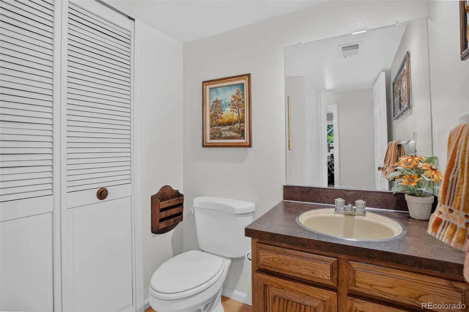 4987 E Lake Avenue Centennial CO 80121 MLS #REC4083273 06182026233020 1600 22