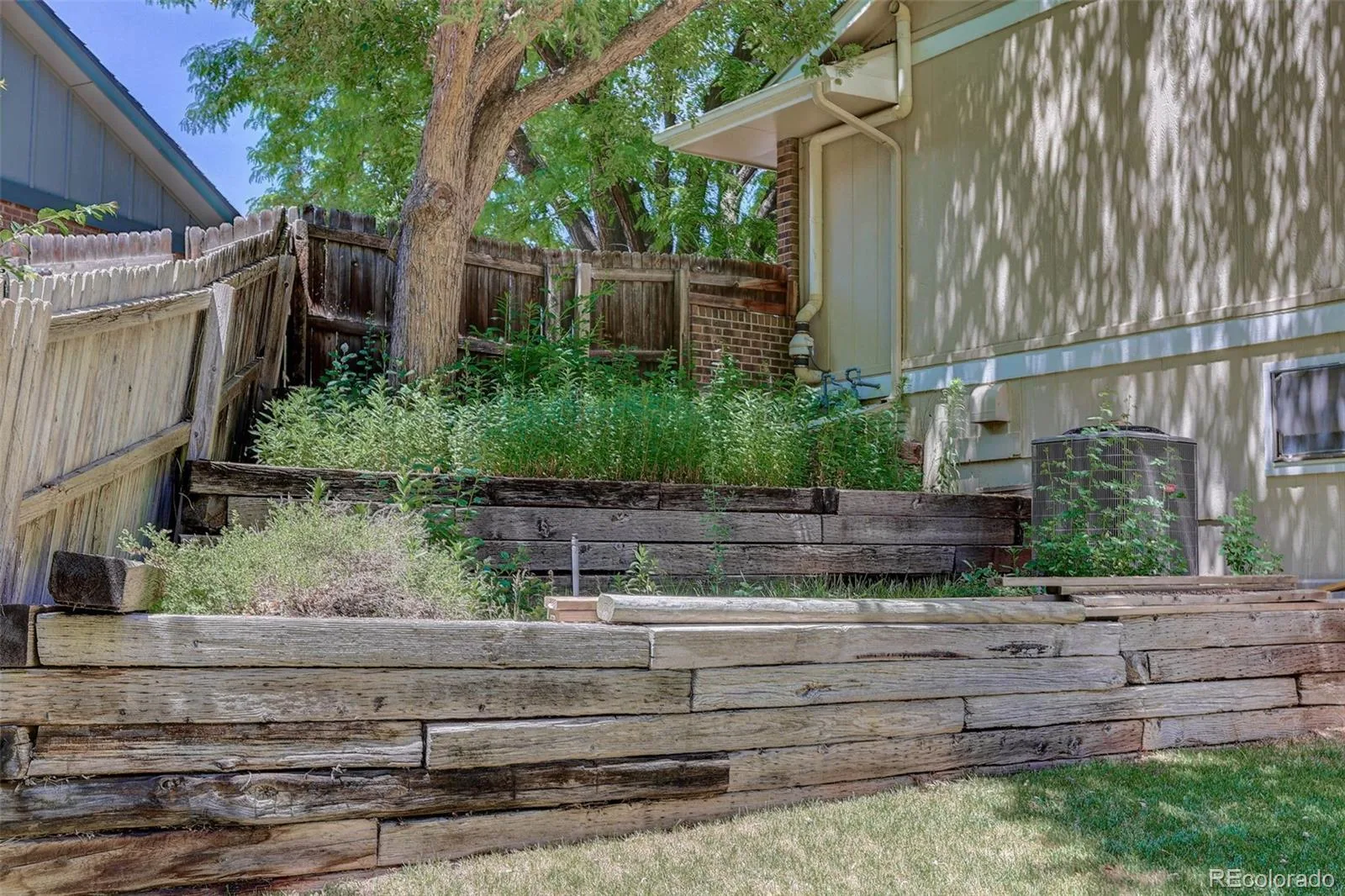 4987 E Lake Avenue Centennial CO 80121 MLS #REC4083273 06182026233020 1600 47