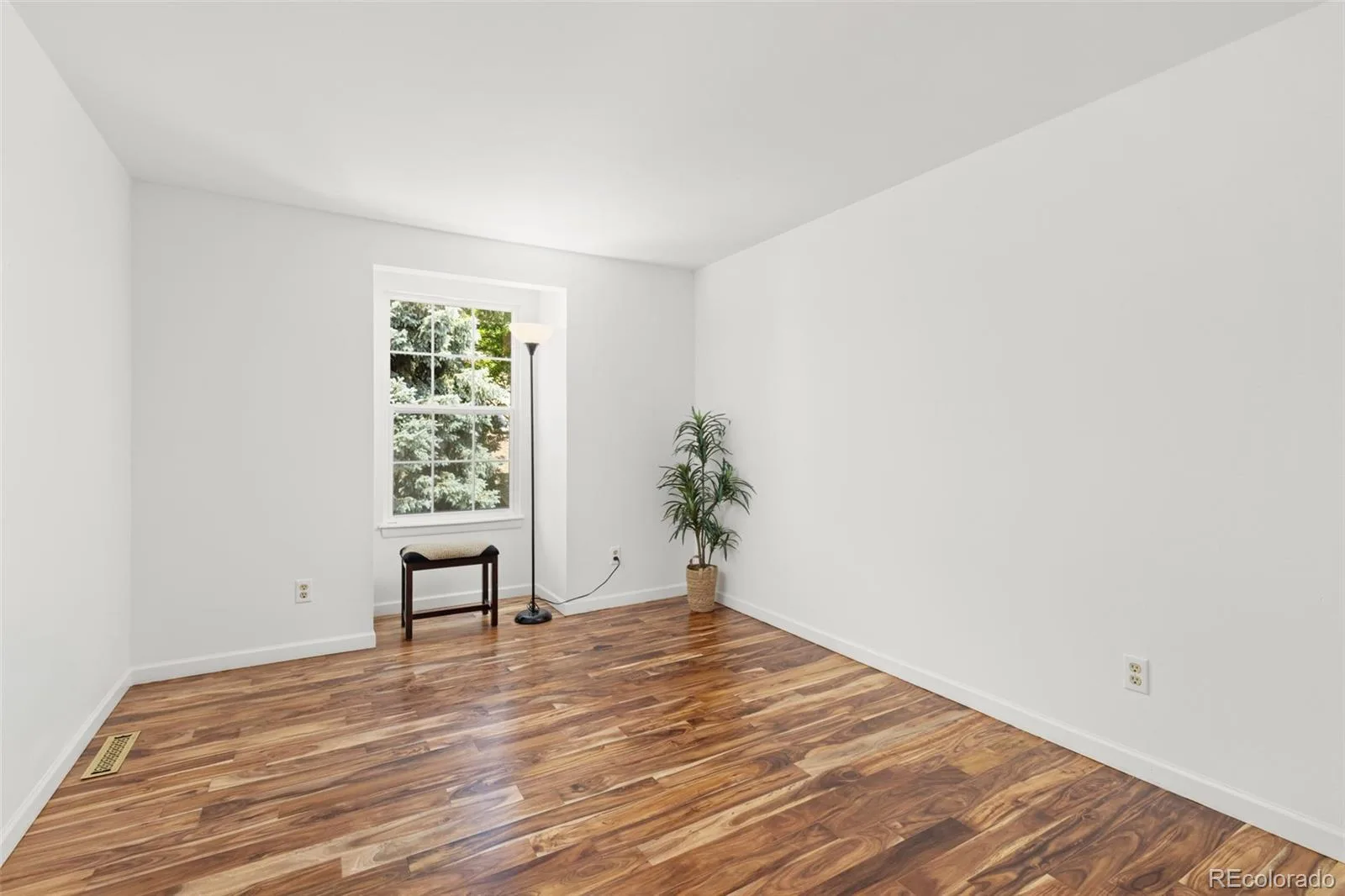1930 S Helena Street #D Aurora CO 80013 | MLS #REC4083760 08142026202245 1600 26